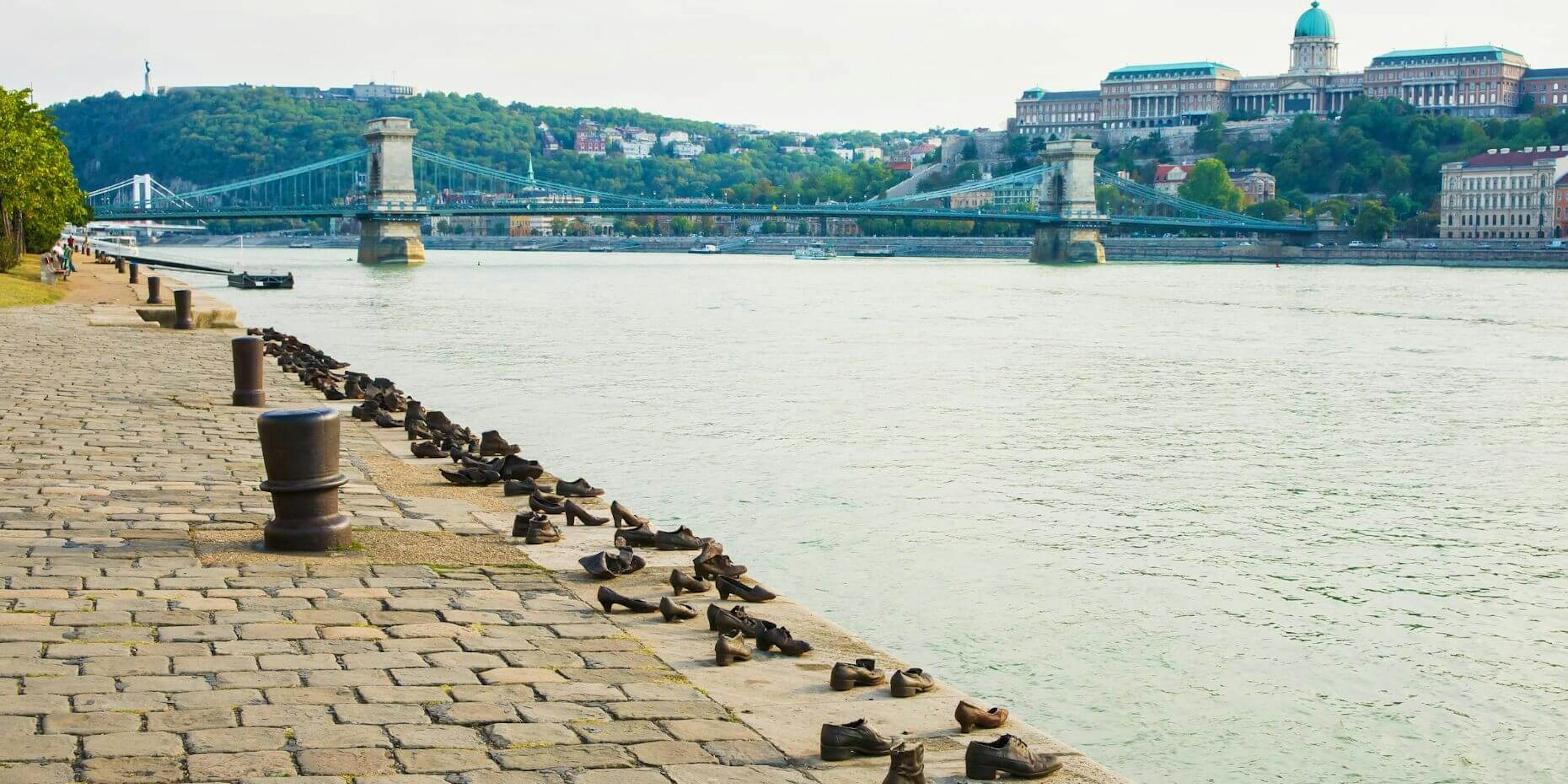 Schuhe am Donauufer-Denkmal
