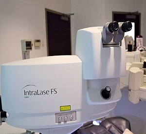 close up with IntraLase machine
