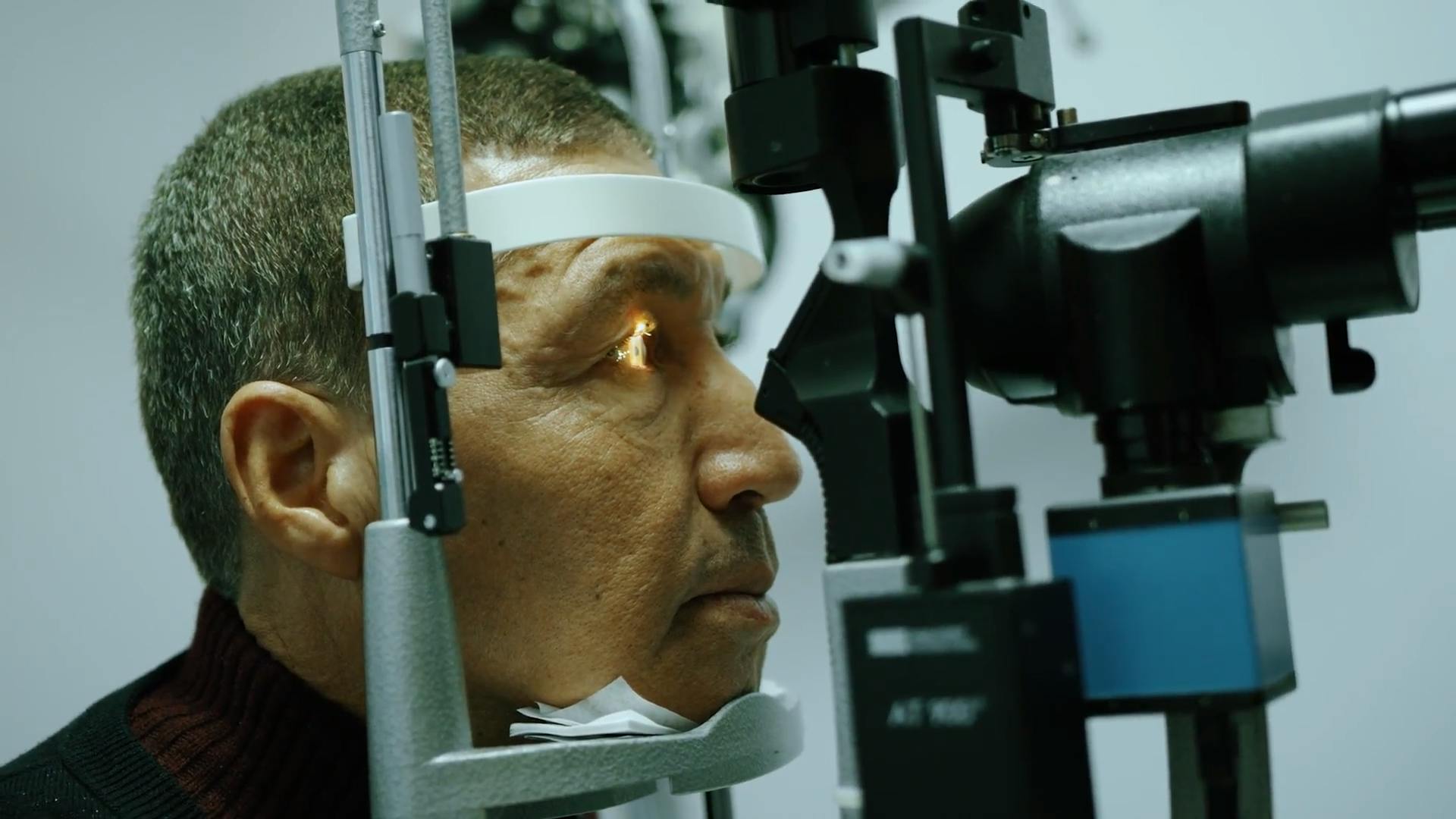 Man getting eye exam