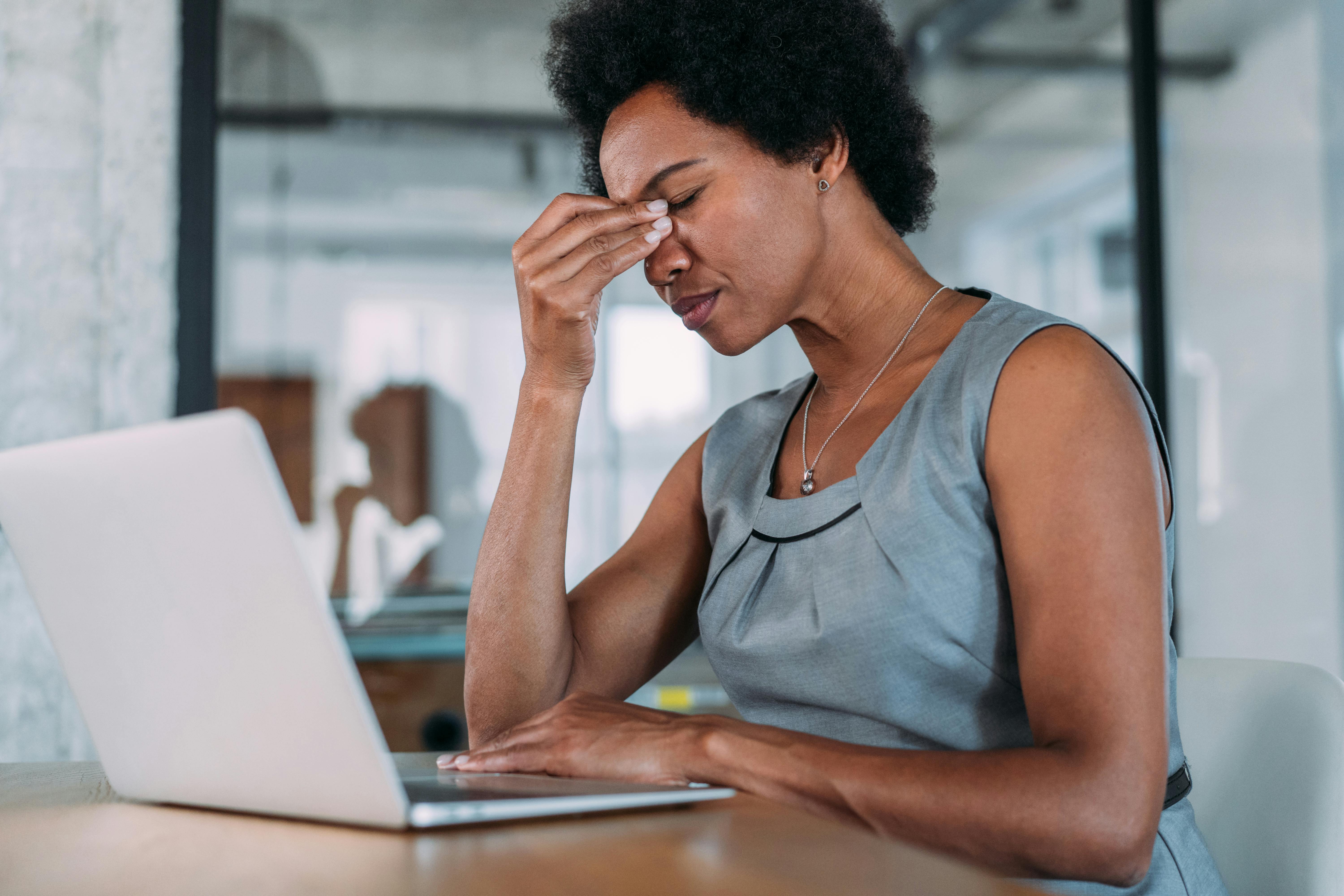 Does Screen Time Affect Vision? What Eye Care Professionals Say and How to Protect Your Eyes