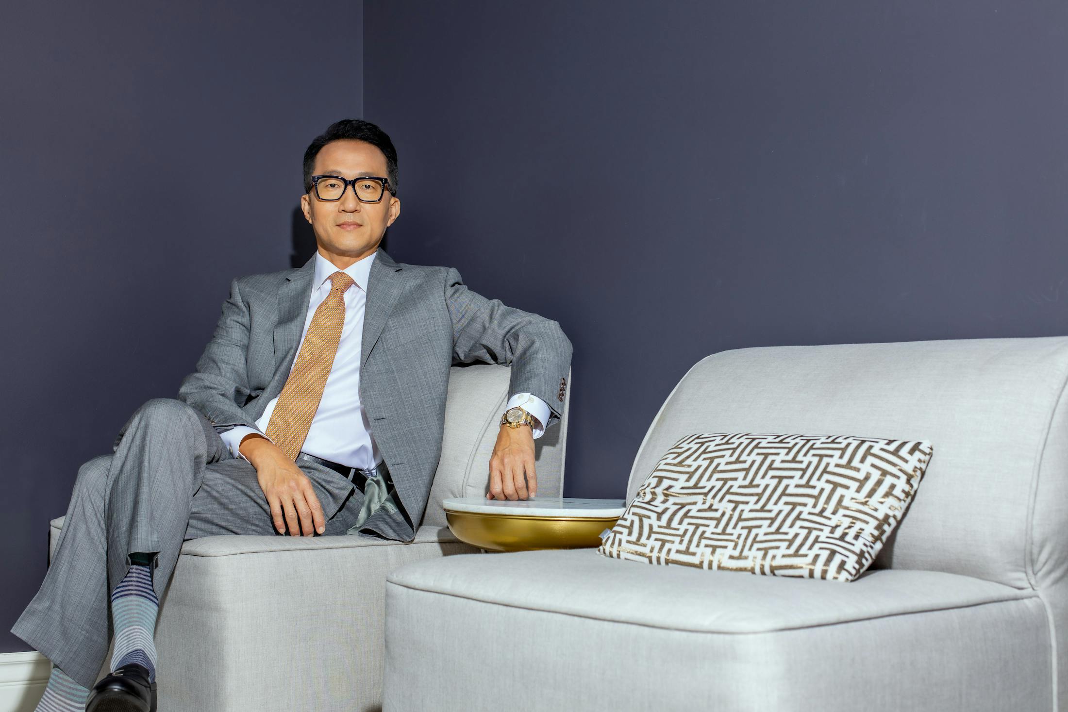 Dr. Kahng, top Asian plastic surgeon in Los Angeles 
