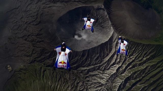 Sebastián Álvarez flies inside an active volcano