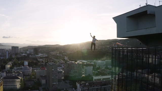 Slacklining between skyscrapers in Sarajevo