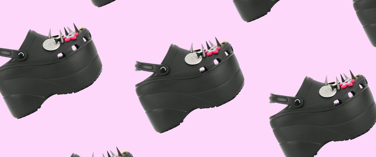 Кроксы Balenciaga — теперь черные и с шипами