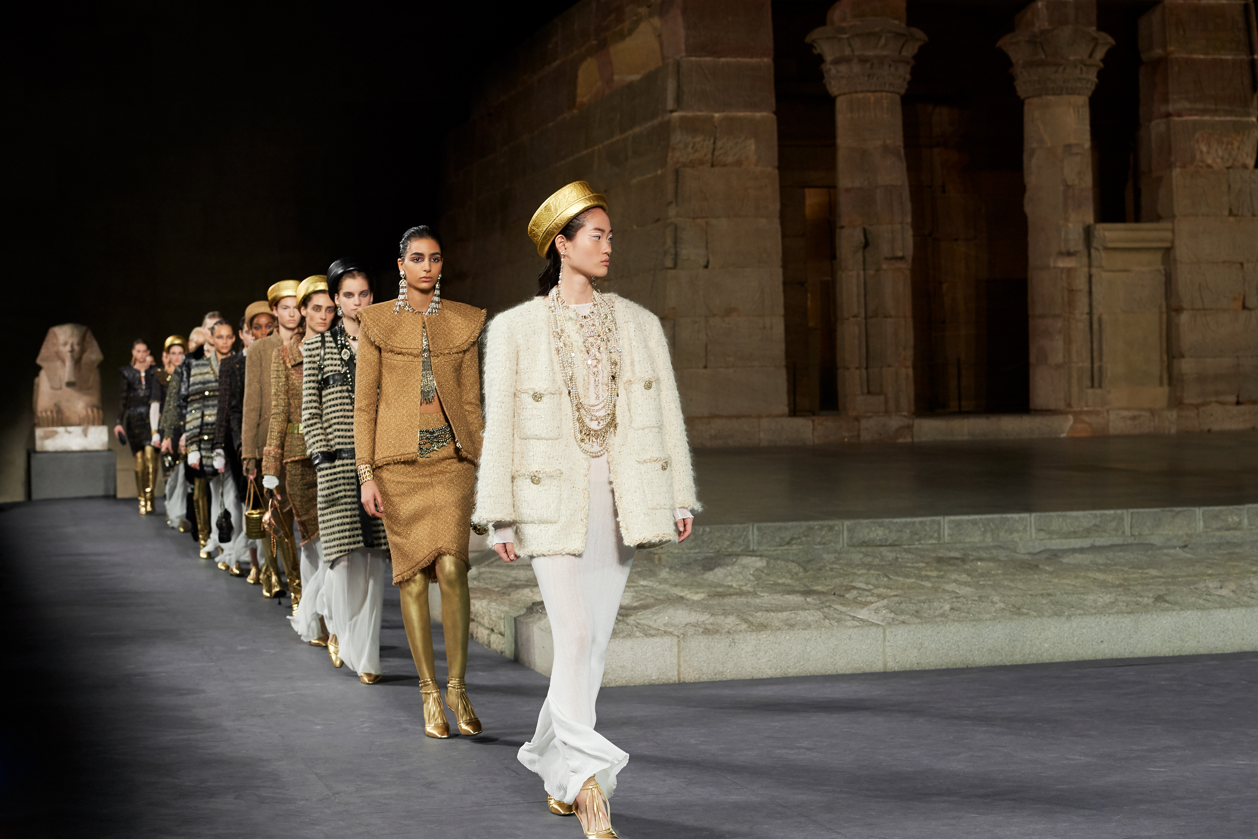 海外ブランド  CHANEL | Collection D'art Métiers 2018/19 York Paris-New The ピアス
