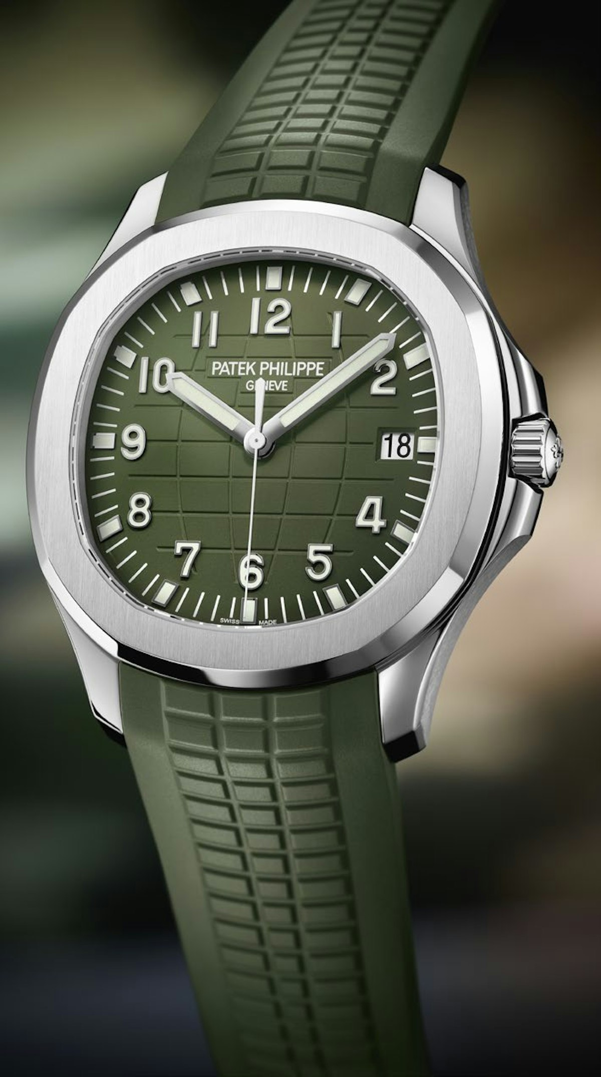 Patek Philippe S New Jumbo Aquanaut Carries On The Legacy Of The Aquanaut 5167a