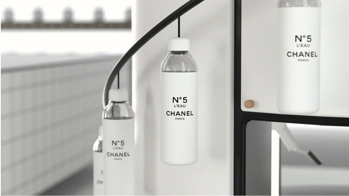 CHANEL N°5 L'EAU ウォーターボトル ローボトル CHANEL sells pure bottled water No.5 L'Eau