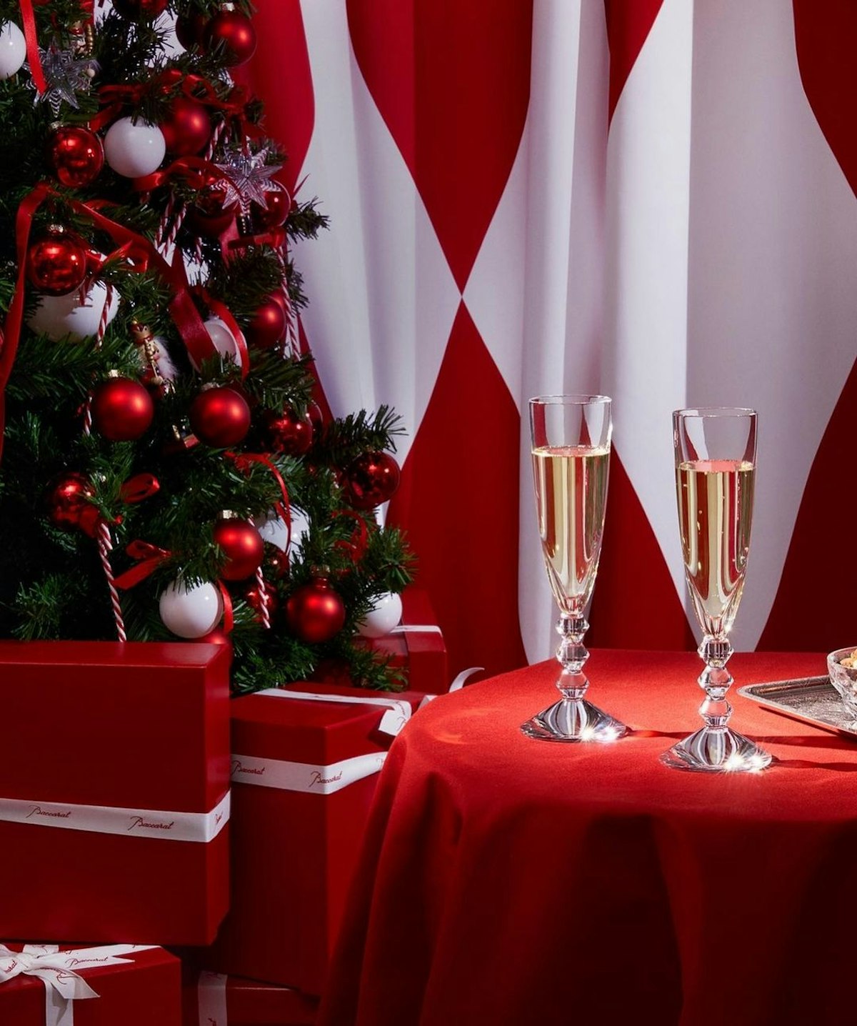 Пространство для вдохновения с CRYSTAL BOUTIQUE