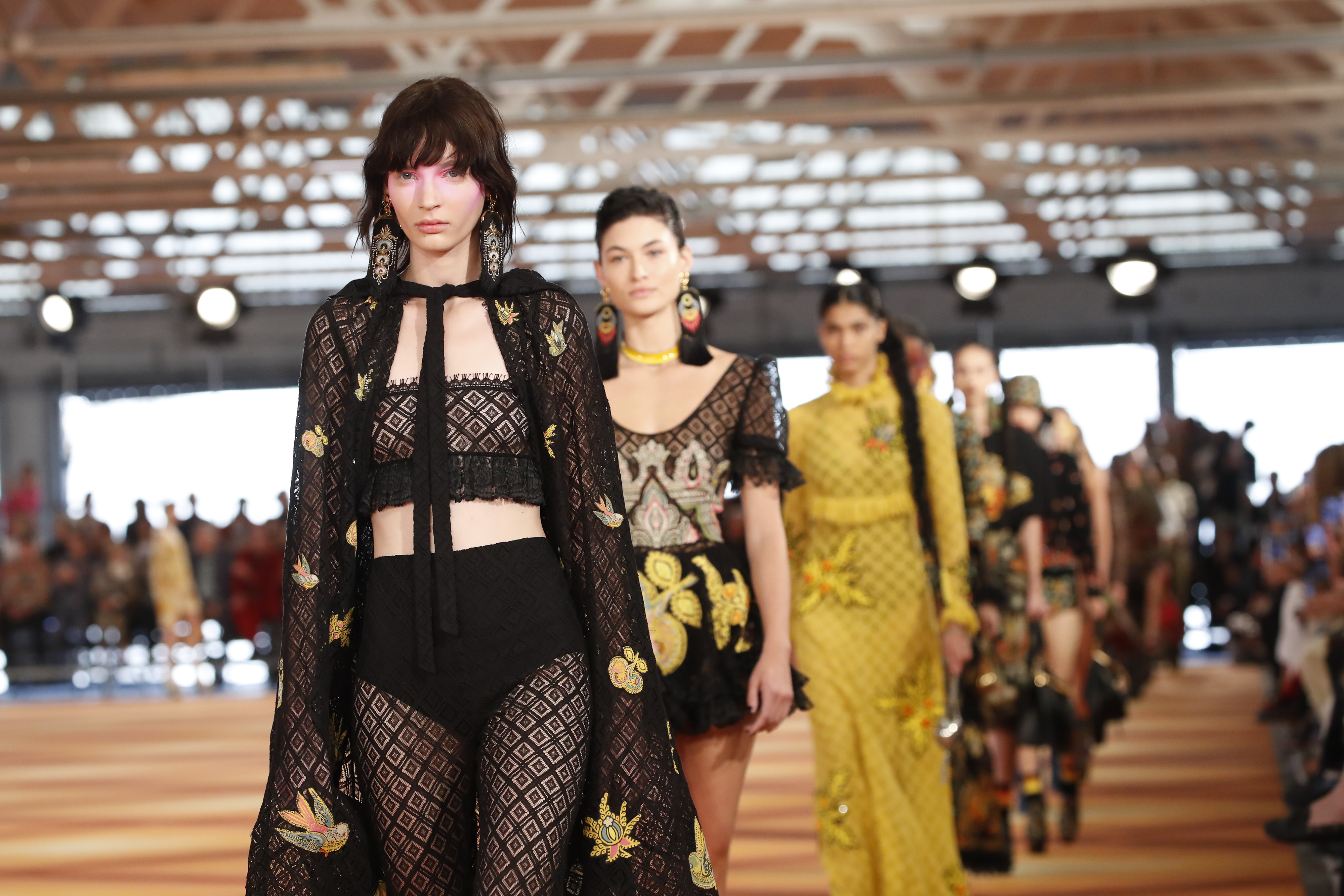 8 Fashion Trends From the Spring/Summer 2023 Runways