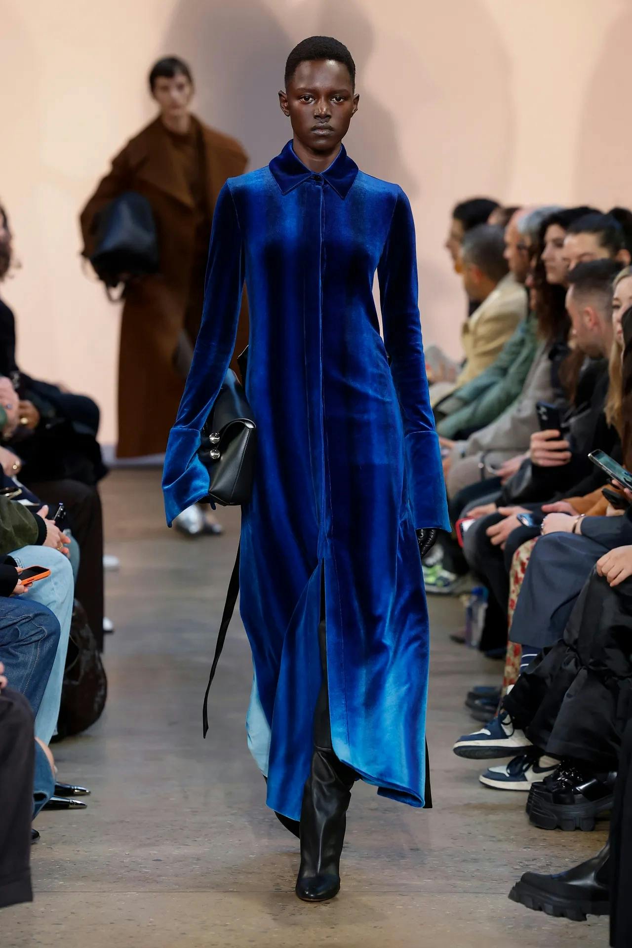 velvet dress runway Black Velvet Exaggerated Trumpet Gown