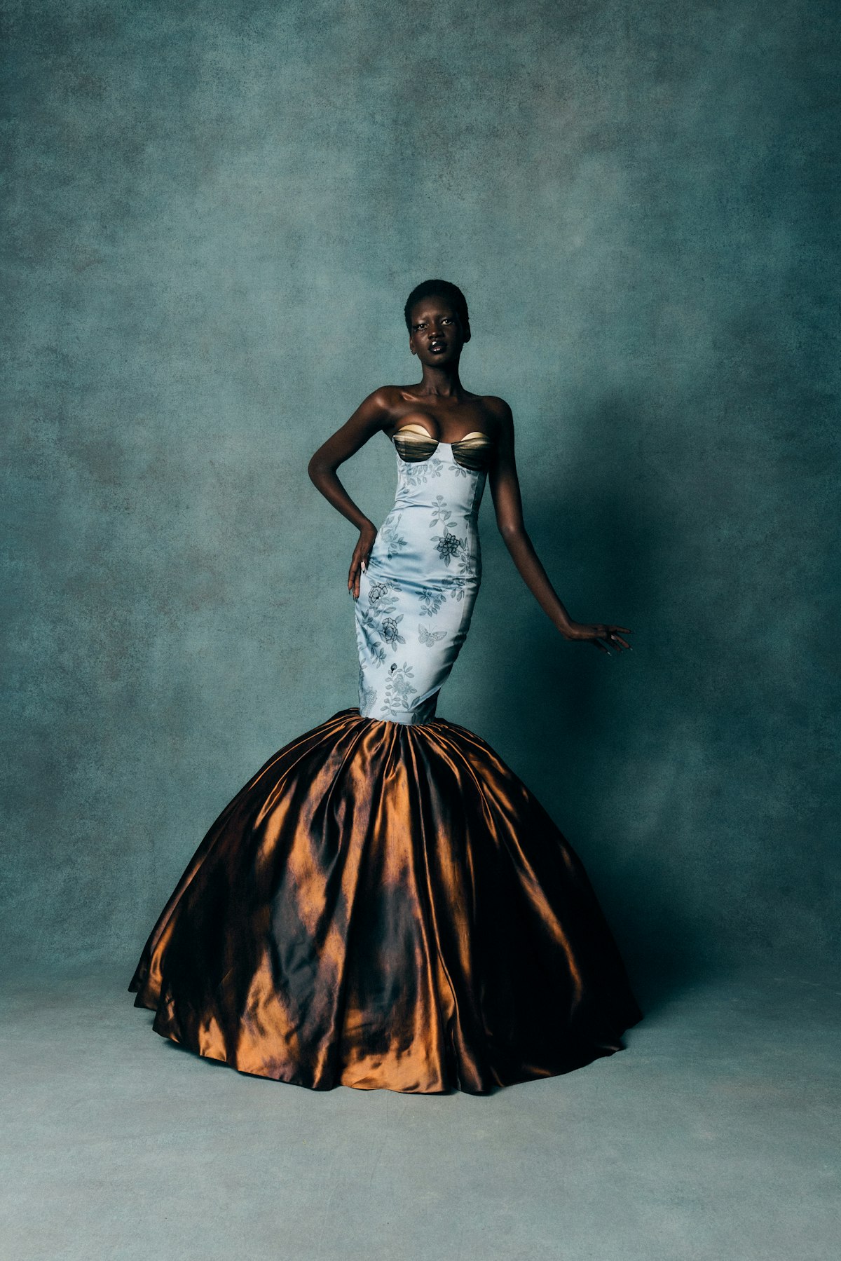 Harris Reed Kate Harris Reed's Gothic Reverie: Where Silhouettes Take Flight in Opulent ...