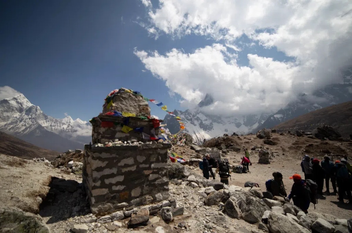 monument to the fallen Everest climbers