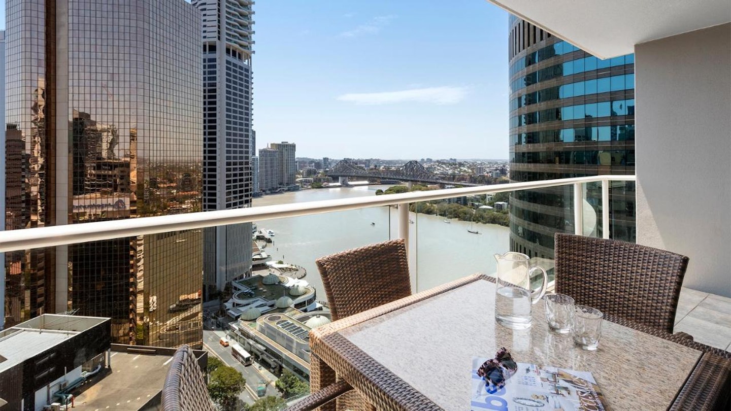 Oaks Brisbane Felix Suites