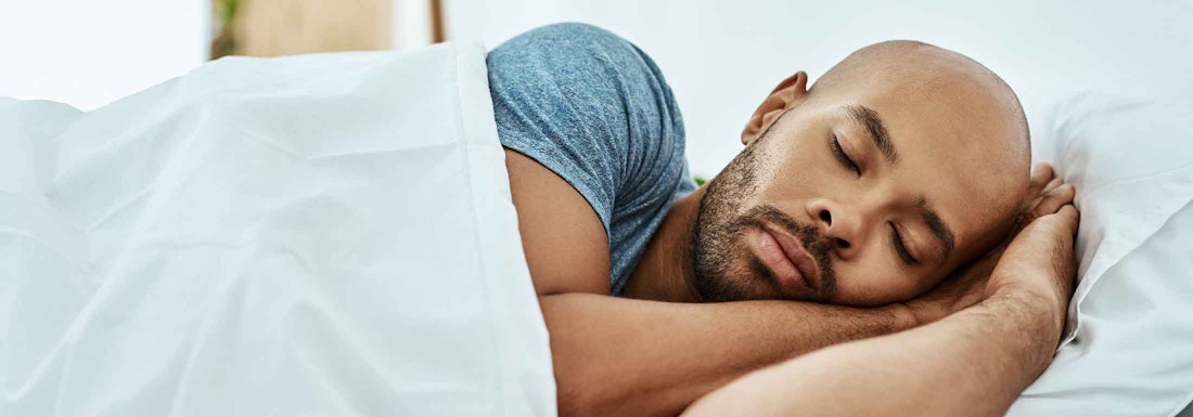 Is Sleeping Without a Pillow Good or Bad for Your Health?