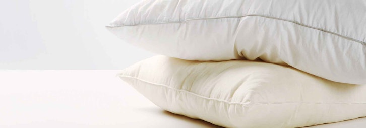 Why Do Pillows Turn Yellow? Tips on Washing