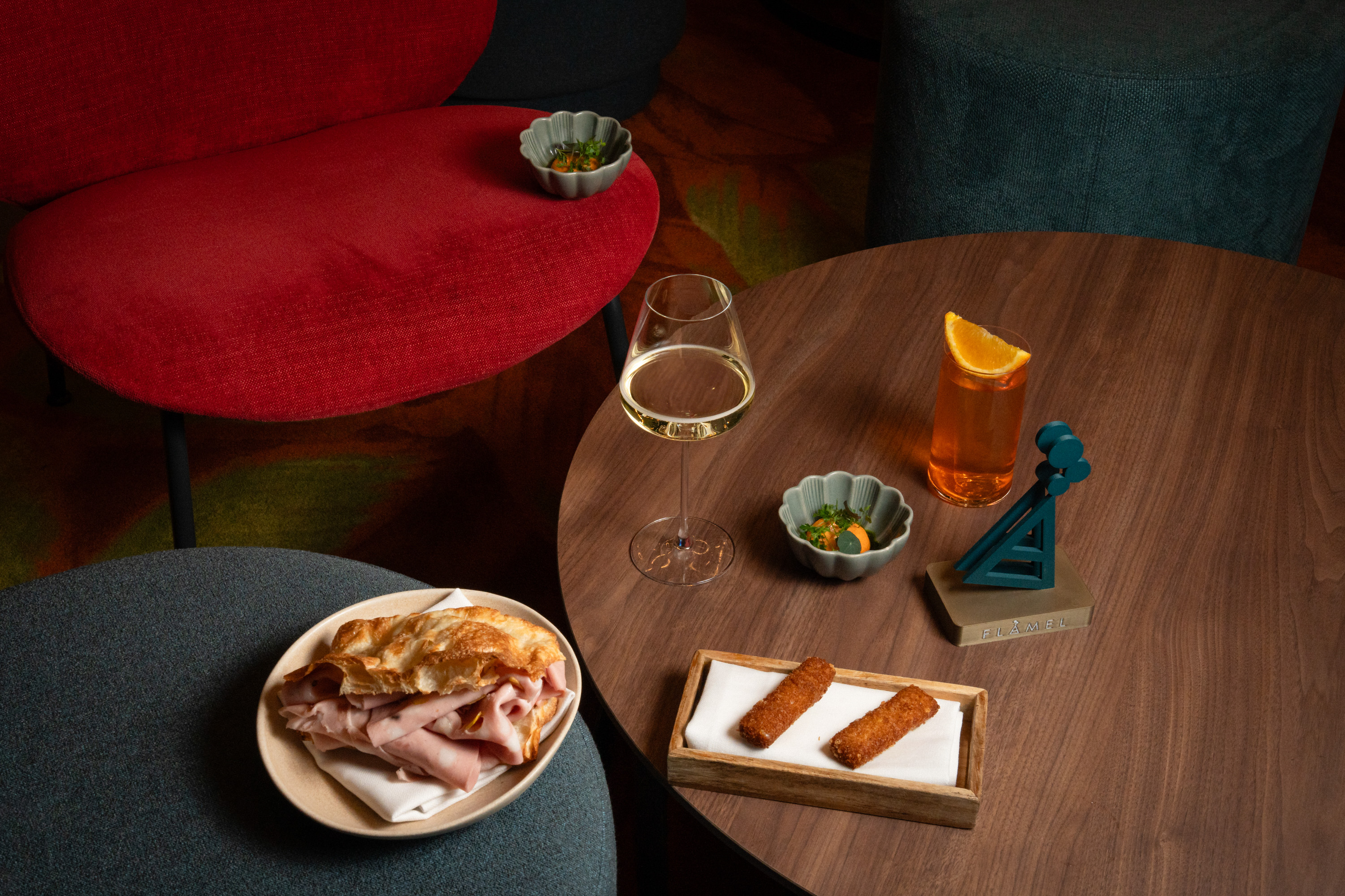 Cover Image for Aperitivo in centro a Lugano al FLAMEL con REWIND