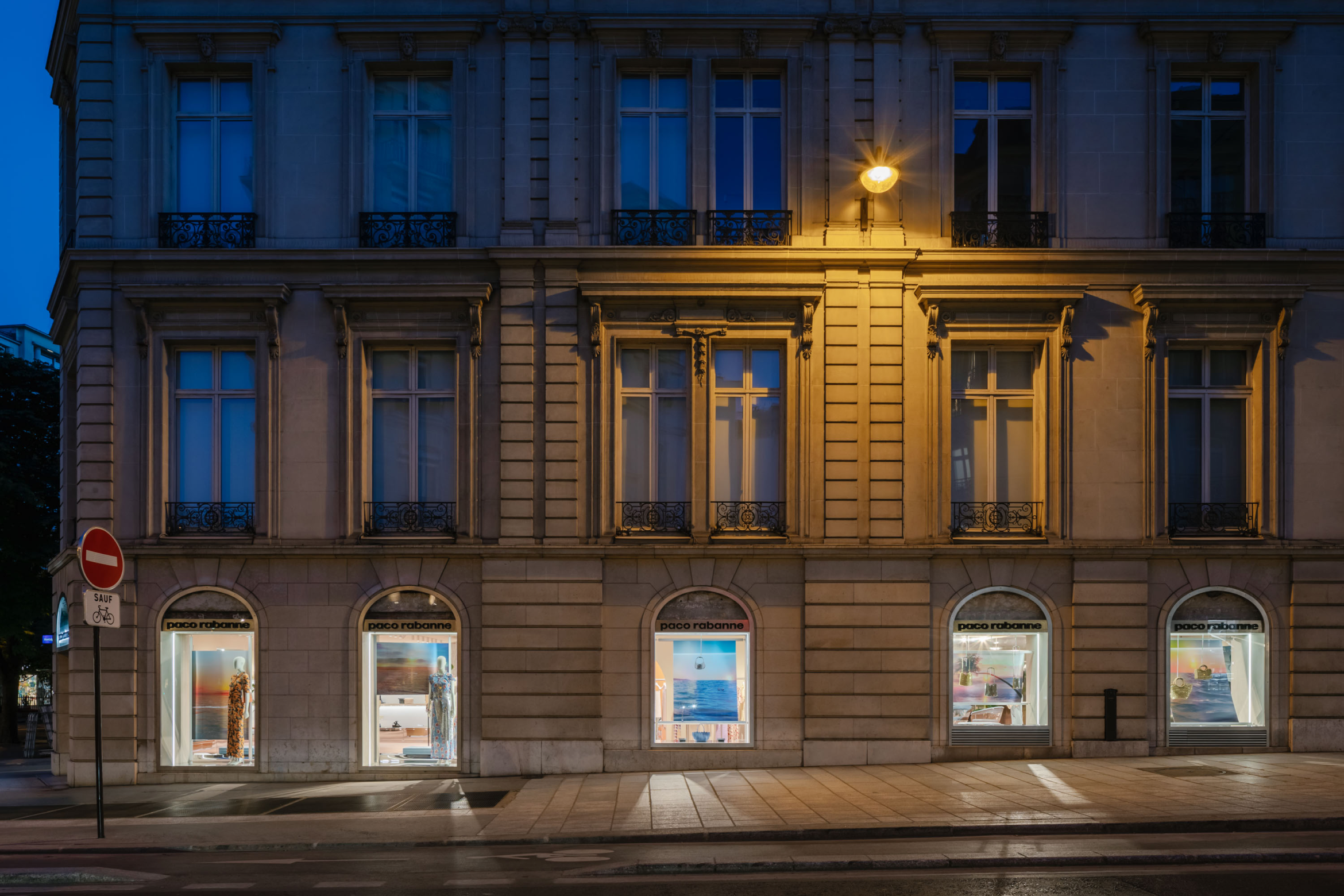 Paco Rabanne Storefront Endless sunsets for Paco Rabanne in Paris - Random Studio