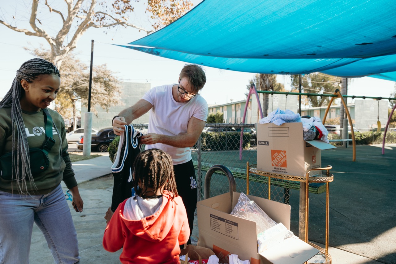 Sorting Clothes with Clothes to Kids