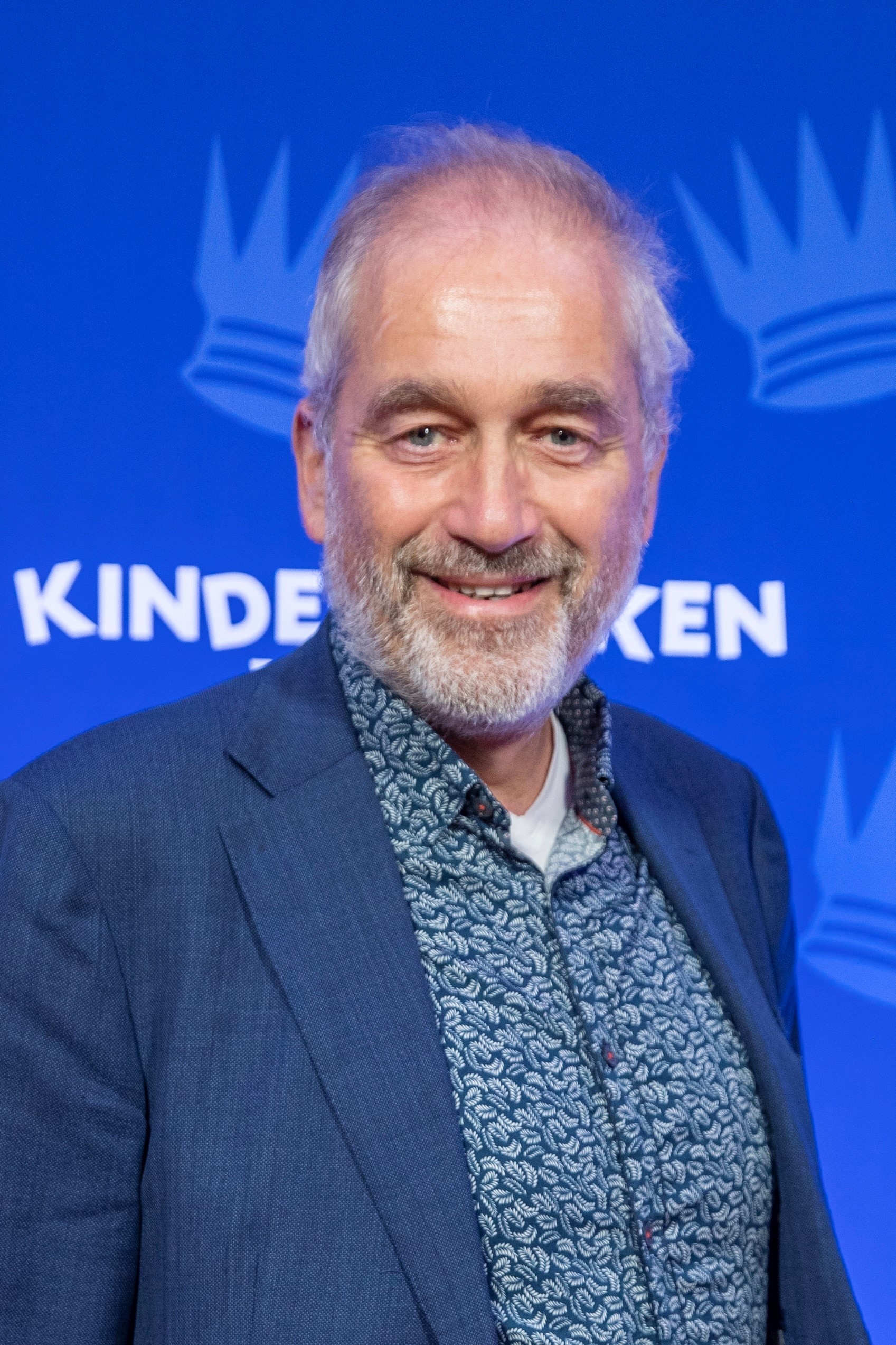 portretfoto witte man met baard