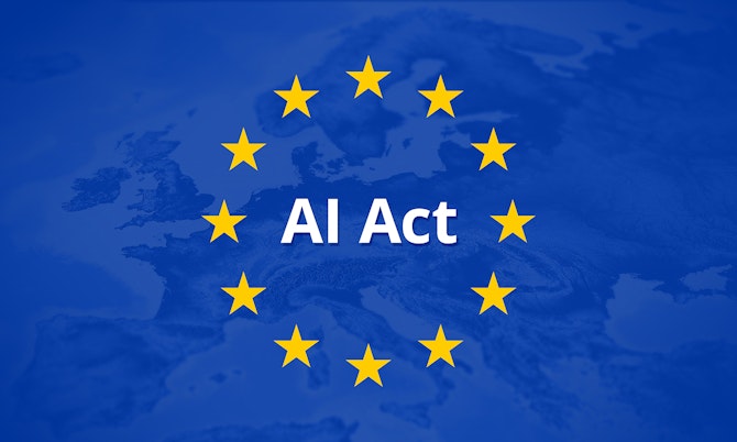 EU-vlag met de tekst 'AI Act' in het midden, geplaatst boven een kaart van Europa
