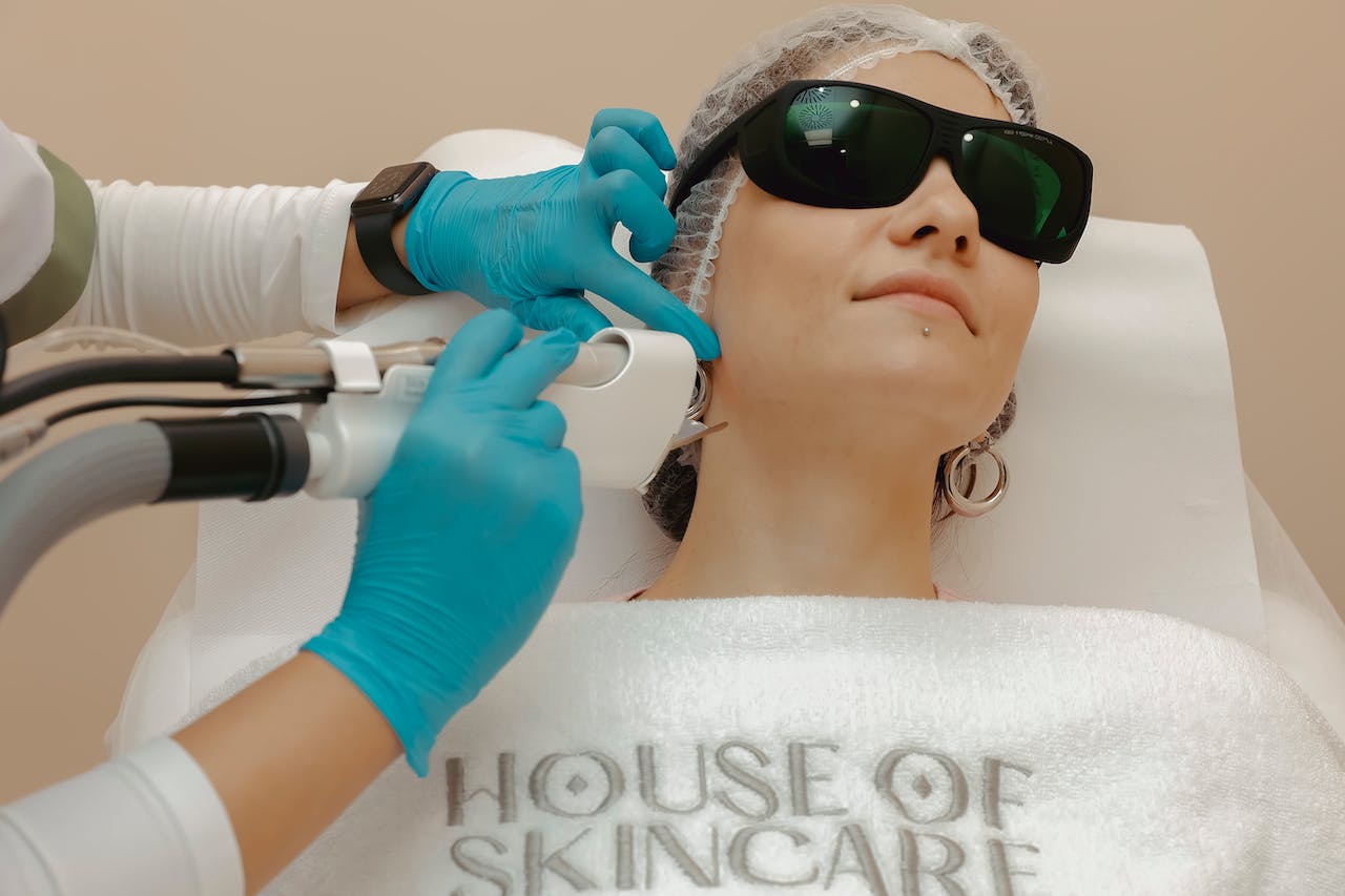 esthetician bio examples, esthetician bio samples, esthetician bio template esthetician biography samples, medical aesthetician bio examples, esthetician professional bio examples, short bio for esthetician, new esthetician bio examples