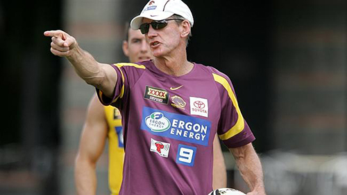 Wayne Bennett coaching from the sidelines