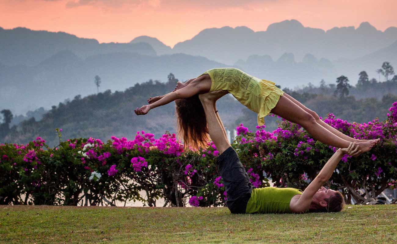 17-12-21_AcroYoga-Jumbo.jpg