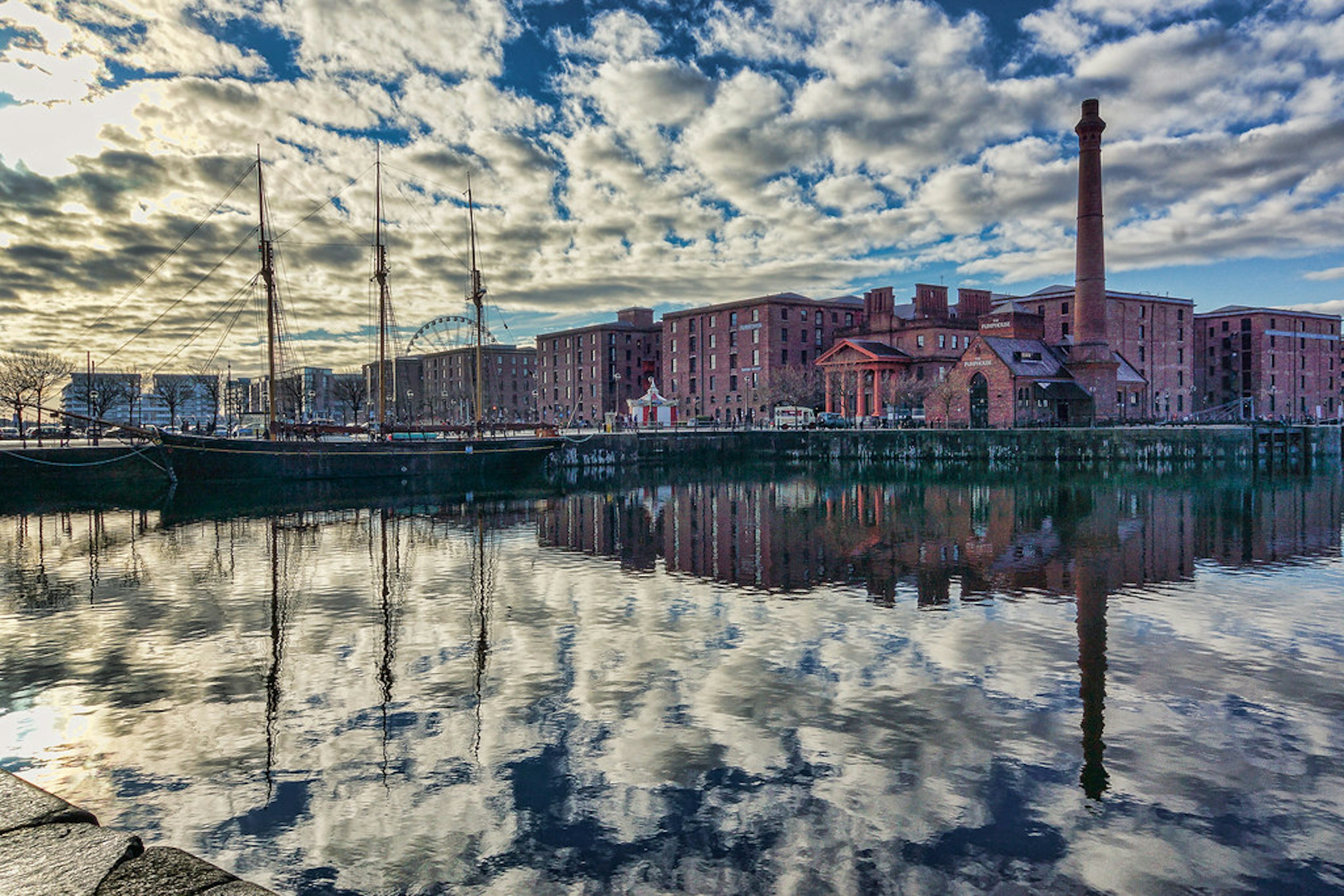 your-perfect-trip-from-manchester-to-liverpool-is-waiting-for-you