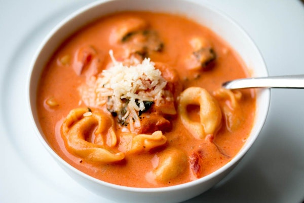 Ítölsk tortellini tómatsúpa