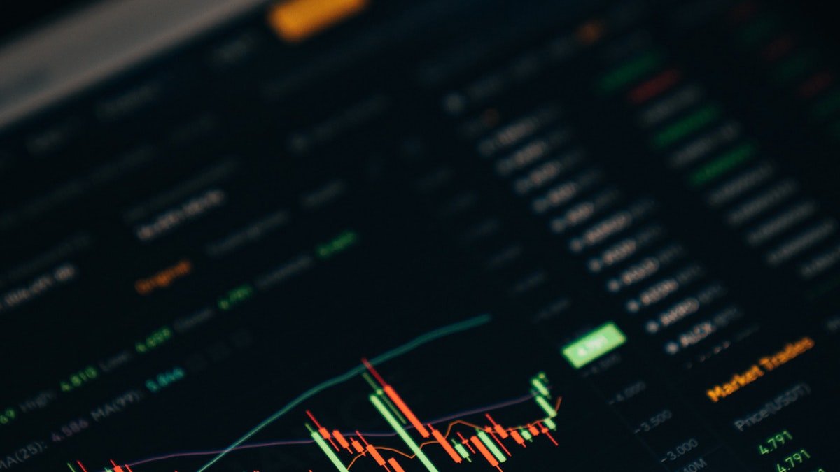 3 Reasons Financial Advisors Are Buying Crypto Ahead of 2020