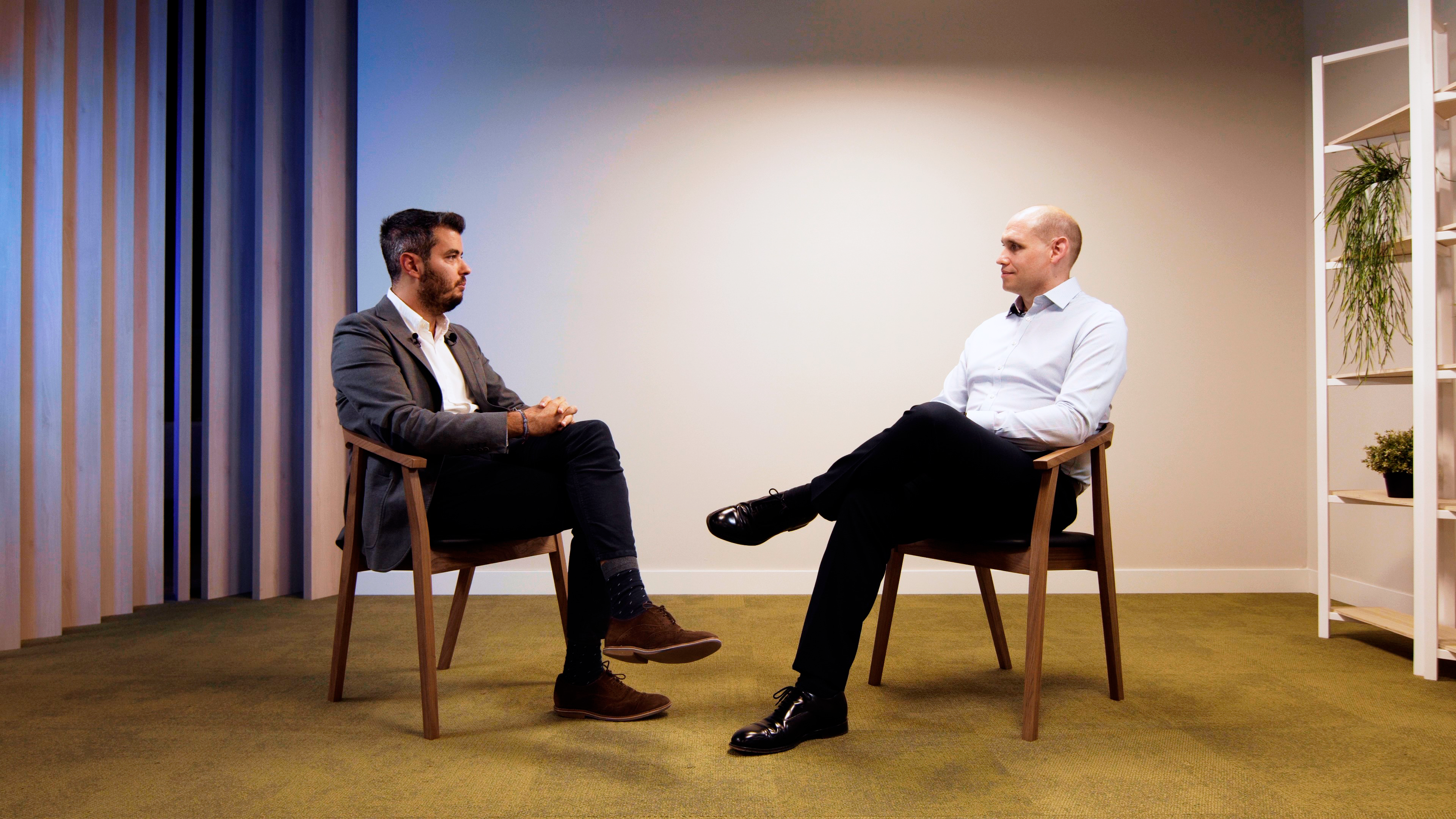 Ubaldo González, CDO at MAPFRE Spain and Mark Toye, Head of Data at NTT DATA Insurance EMEAL, talking