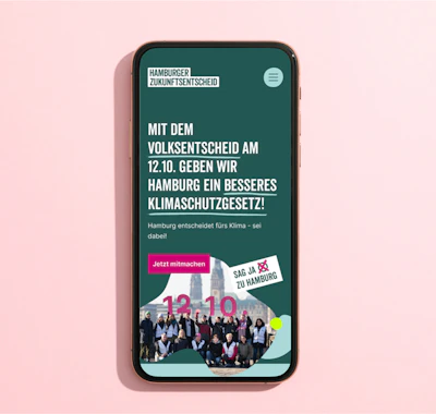 Mockup einer Smartphones mit Startseite des Hamburger Zukunftsentscheids