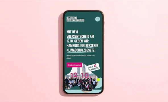 Mockup einer Smartphones mit Startseite des Hamburger Zukunftsentscheids