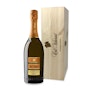 https://www.datocms-assets.com/62401/1700666061-valdobbiadene-docg-extra-dry-cuvee-13-in-cassa-legno.jpg?auto=format&h=90