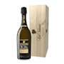 https://www.datocms-assets.com/62401/1700666476-valdobbiadene-superiore-di-cartizze-docg-in-cassa-legno.jpg?auto=format&h=90
