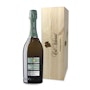 https://www.datocms-assets.com/62401/1739873260-valdobbiadene-docg-brut-coste-di-levante-in-cassa-legno.jpg?auto=format&h=90