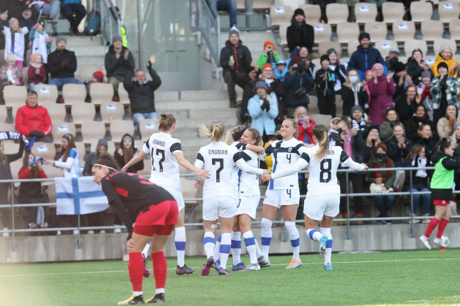 Helmarit juhli Emmi Alasen maalia Georgiaa vastaan