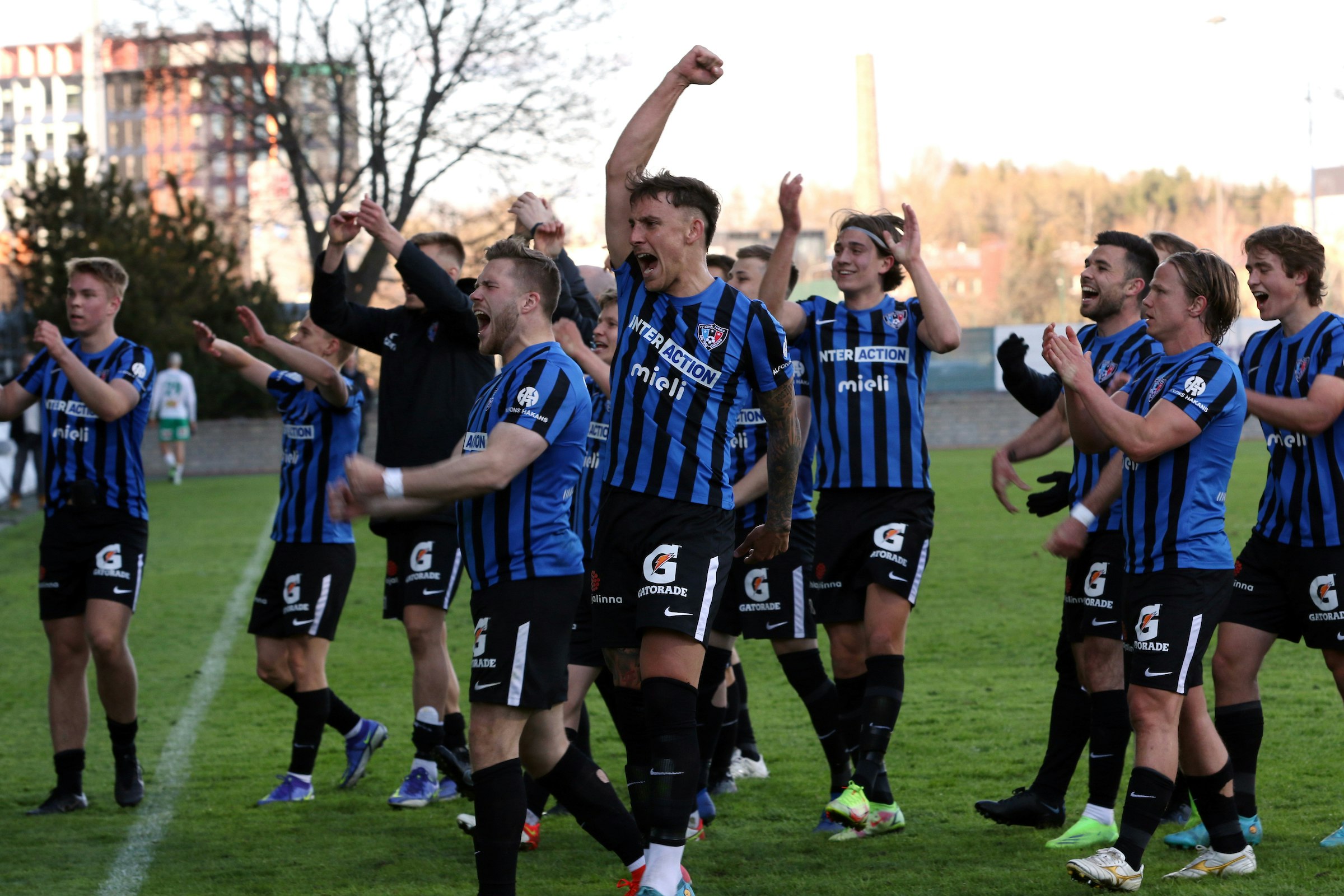 UEFA-lisenssit myönnettiin HJK:lle, KuPS:lle, SJK:lle ja FC Interille.