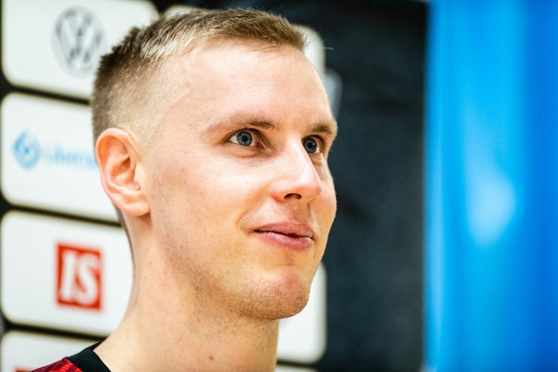 Antti Koivumäki tv-haastattelussa.