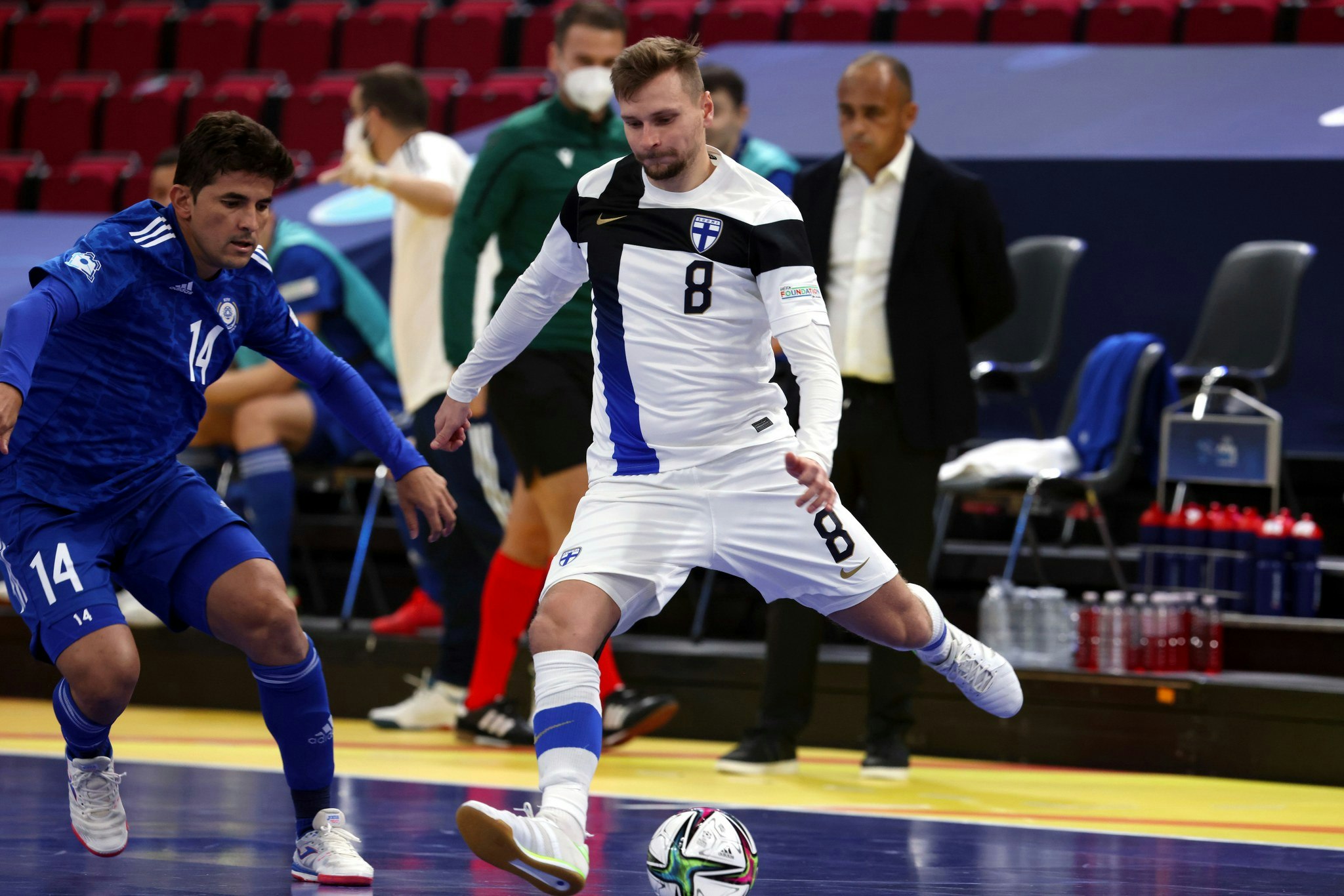 Sergei Korsunov EM-ottelussa Kazakstania vastaan.