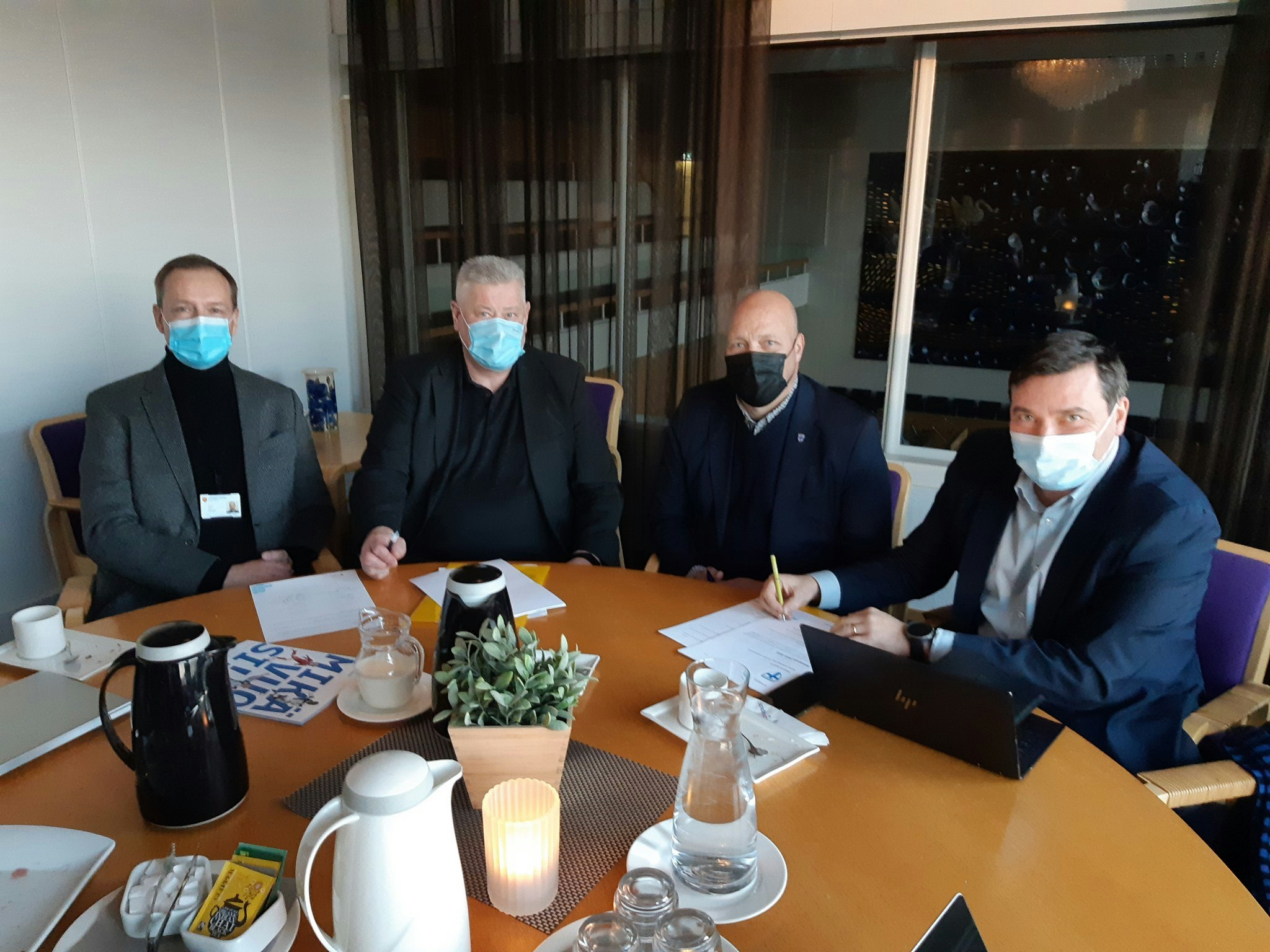 Lauri Savisaari, Pekka P.Paavola, Jouni Koivuniemi ja Marco Casagrande allekirjoittivat Palloliiton ja Tampereen kaupunkikumppanuuden aiesopimuksen.