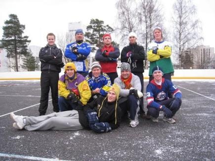 Jouluaaton pihalätkä on itselleni yksi rakkaimmista ja tärkeimmistä perinteistä, joka on jatkunut saman ydinryhmän kanssa jo kohta neljännesvuosisadan ajan.