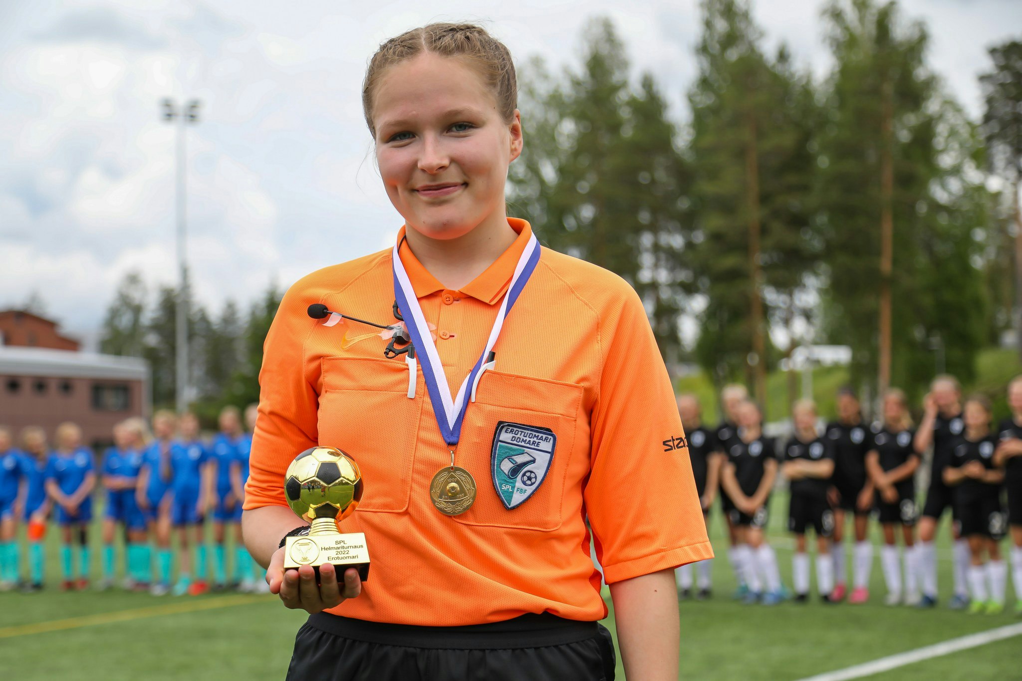 Turnauksen parhaaksi erotuomariksi valittiin Anna Pasma.