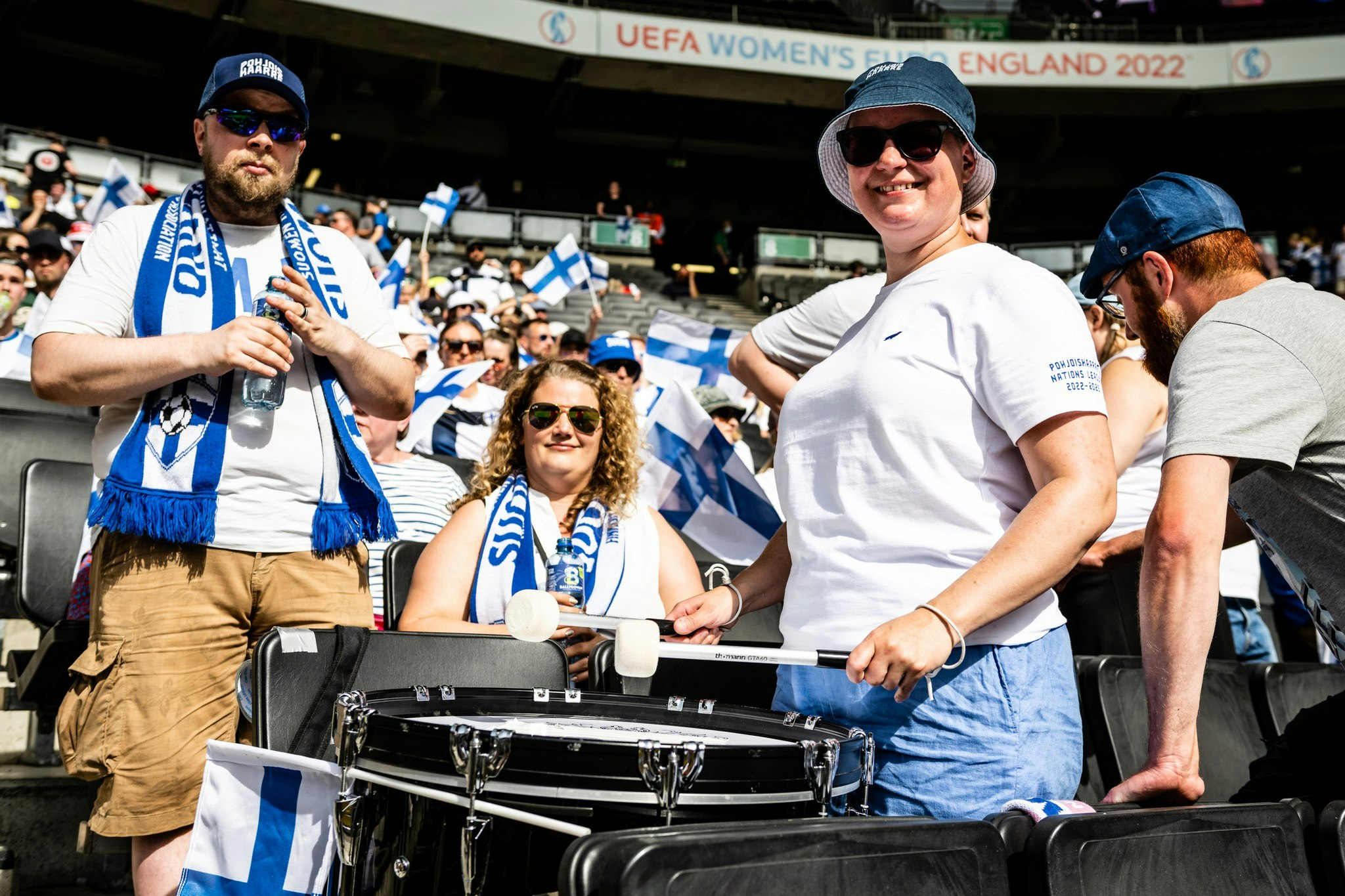Ottelua seurasi Stadium MK:lla 16 819 katsojaa, joiden joukossa oli paljon äänekkäitä Helmareiden kannattajia.