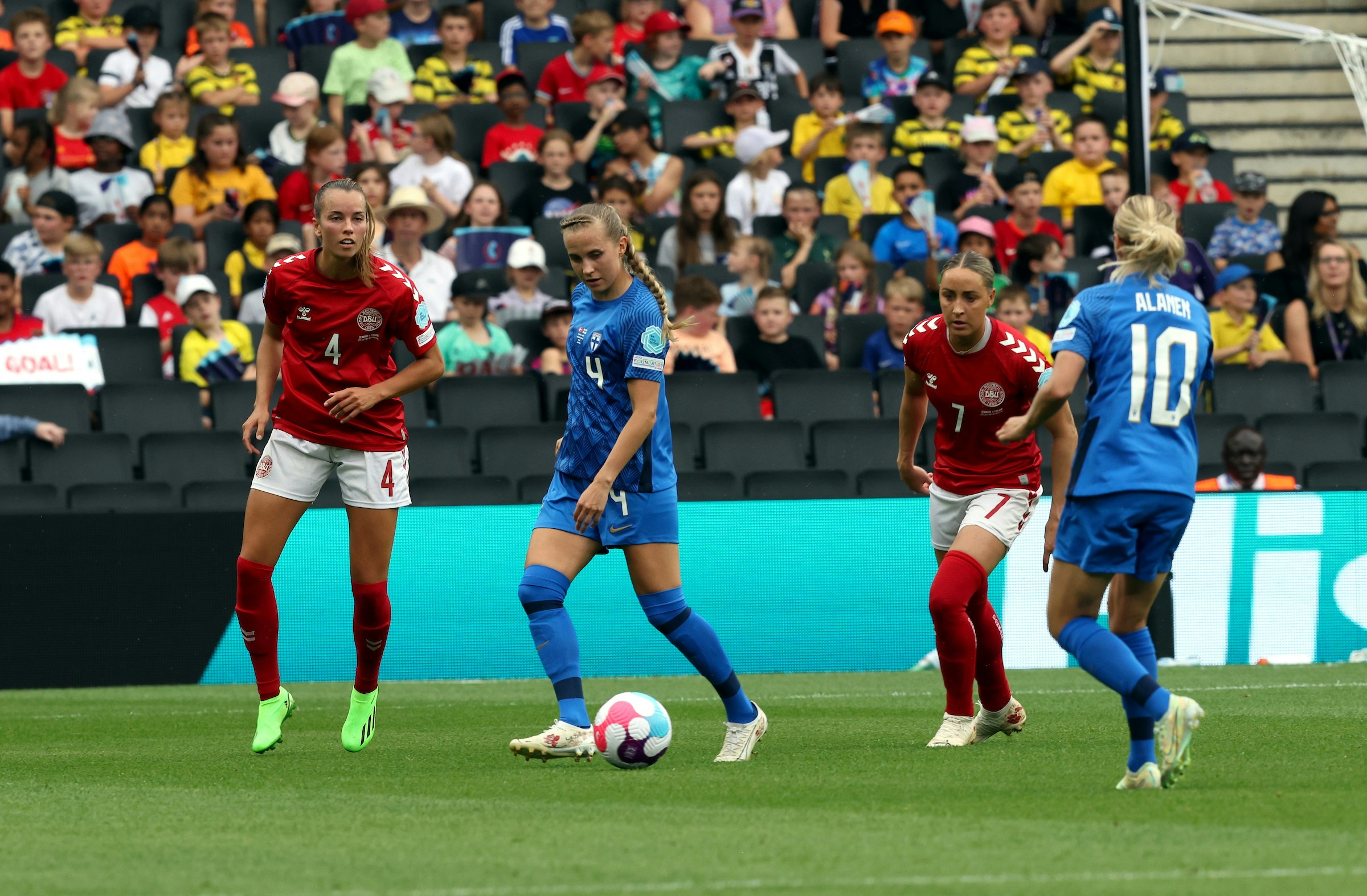 Suomi ja Tanska kohtasivat Stadium MK:lla EM-lopputurnauksen B-lohkon ottelussa.