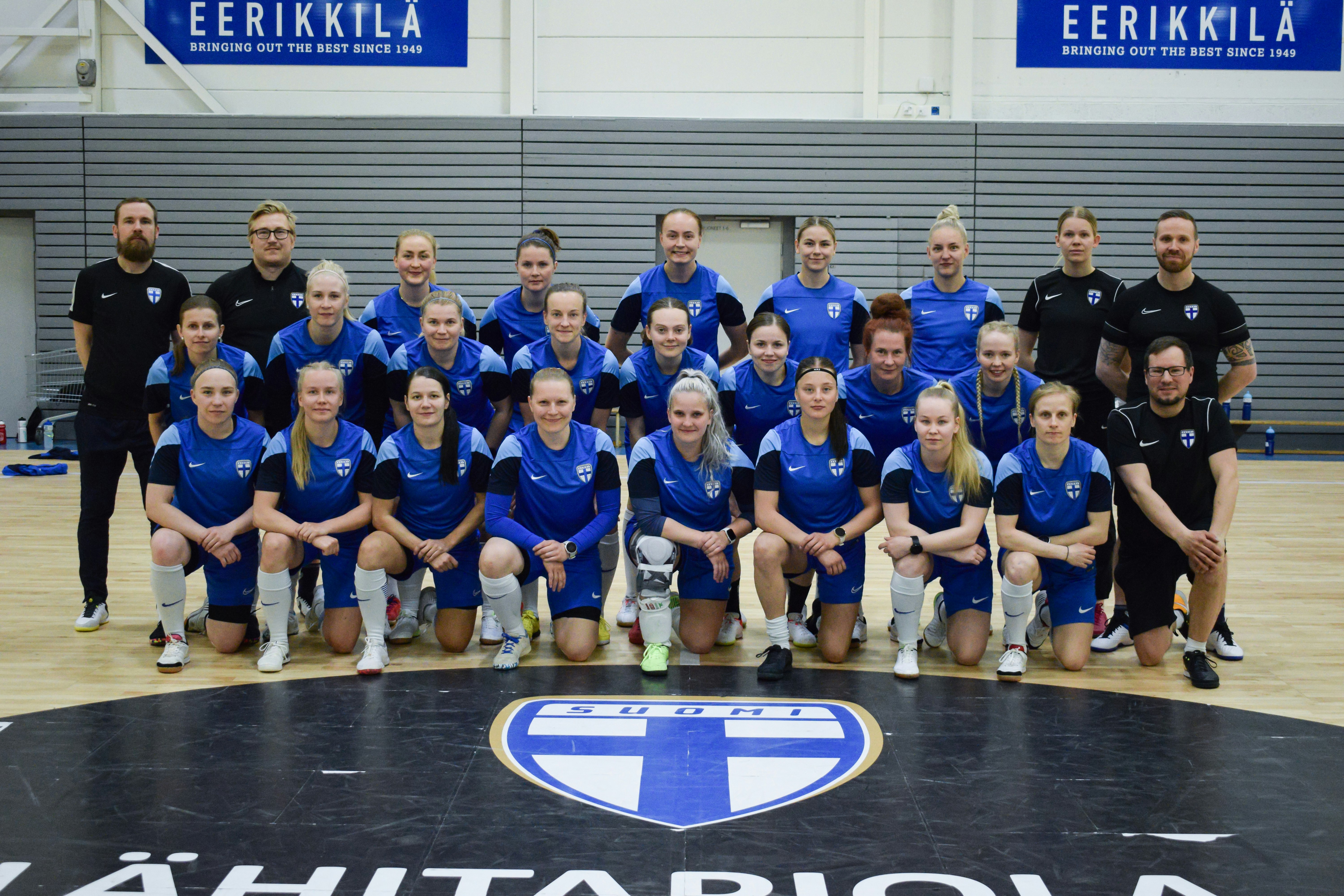 Naisten futsalmaajoukkue Eerikkilässä 23. toukokuuta 2022.