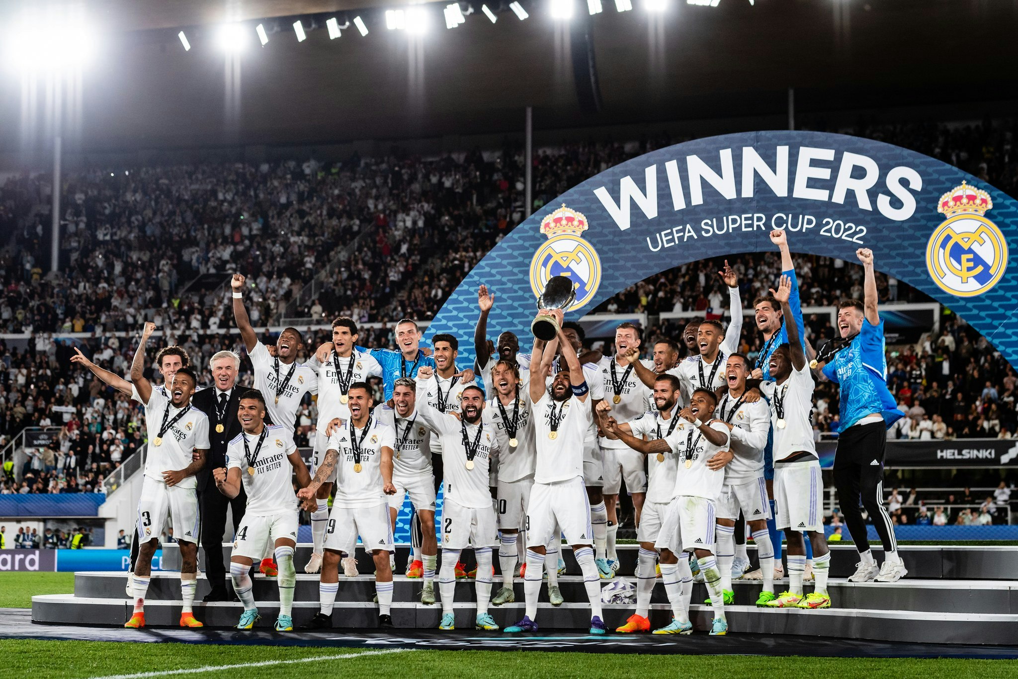 Real Madrid pääsi nostamaan pokaalia Olympiastadionilla.