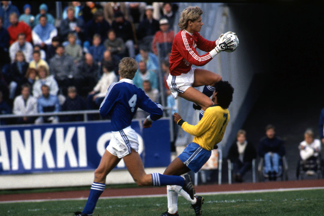 28.5.1987, Suomen Palloliiton 80-vuotisjuhlaottelu Suomi - Brasilia / Finnish FA 80th Anniversary International match Finland v Brazil. Kari Laukkanen - Finland