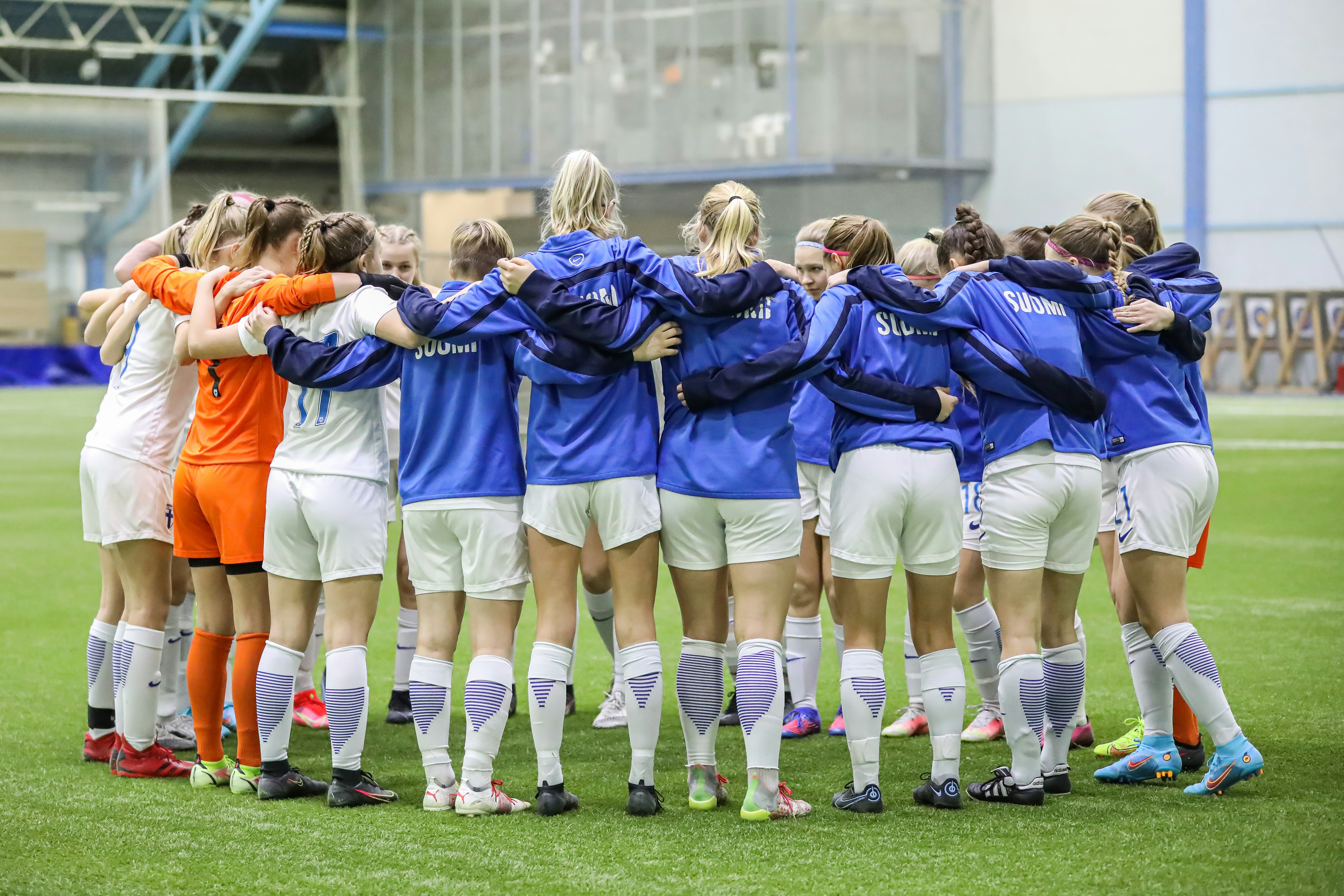 U17-tytöt palaa Eerikkilään reilun puolen vuoden tauon jälkeen. Joukkue pelasi helmikuussa harjoitusottelun Kansallisen Liigan HPS:aa vastaan.