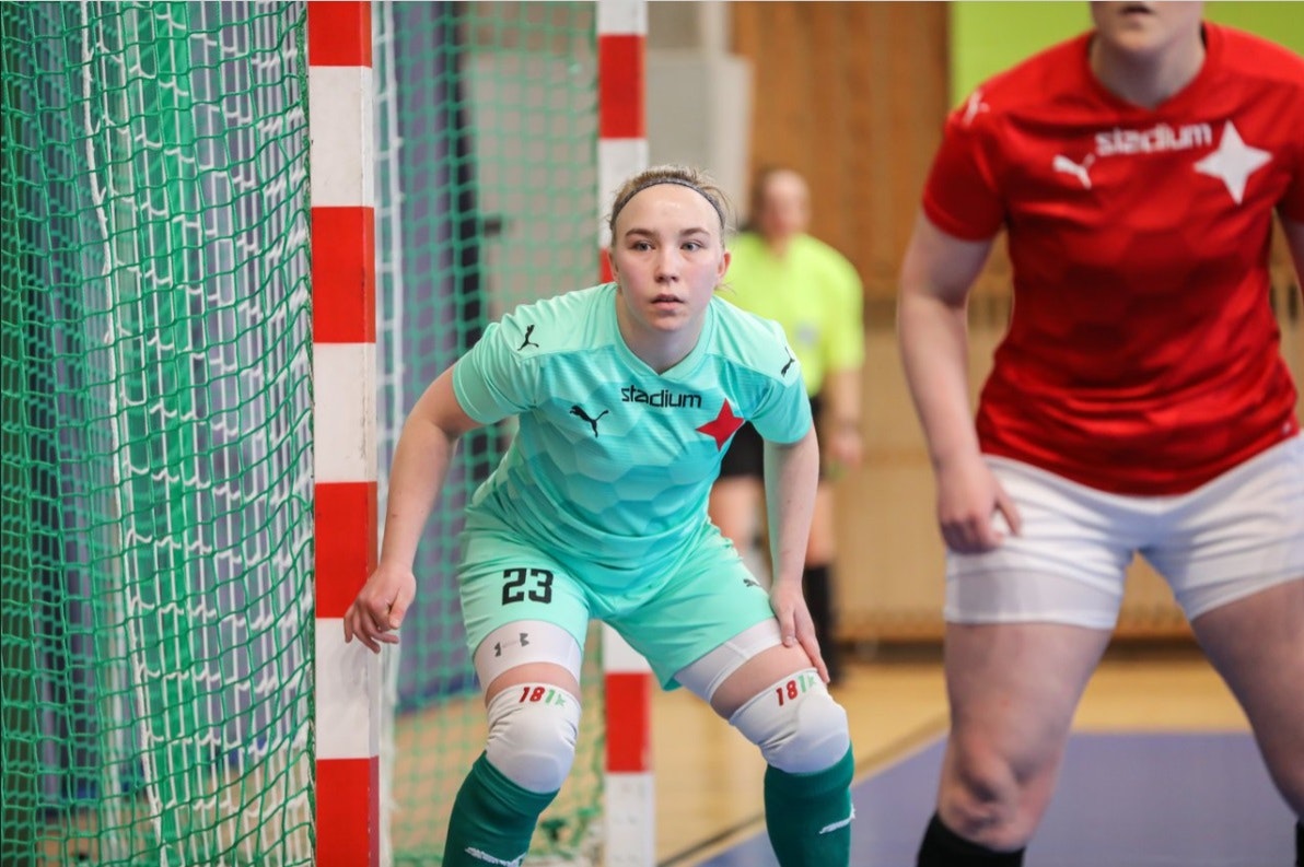 Maalivahti Tytti Mikkola on suuressa roolissa HIFK:ssa.